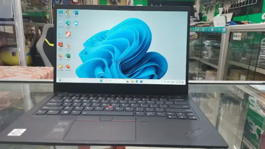 Laptop Lenovo Thinkpad X1 Carbon intel core i7-10610U