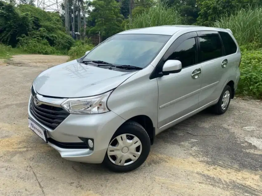 Like New Daihatsu Xenia 1.3 R Bensin-MT 2018 Silver SNM