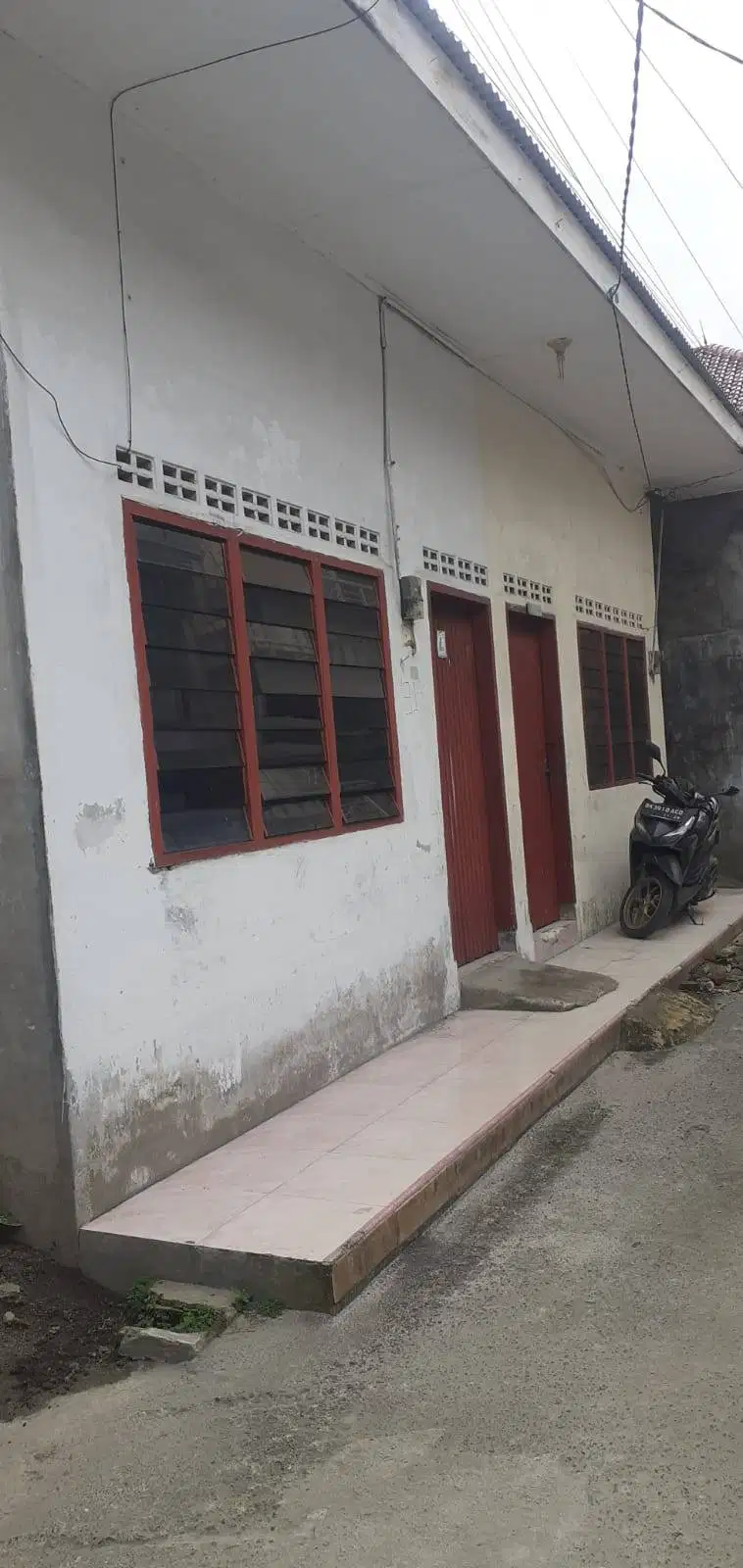 DISEWAKAN RUMAH SIAP HUNI TERLETAK DI Jl. UMAR Gg. PERINDURI