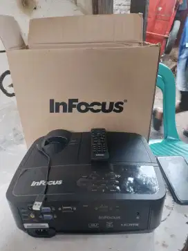 Proyektor infocus baru