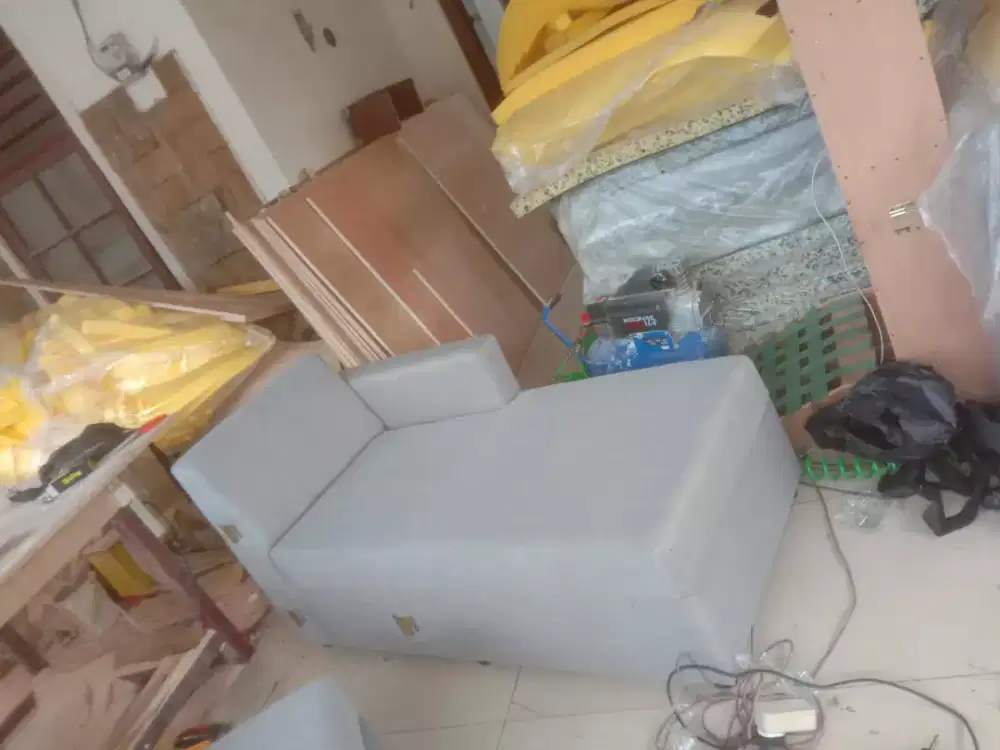 Melayani servis sofa panggilan