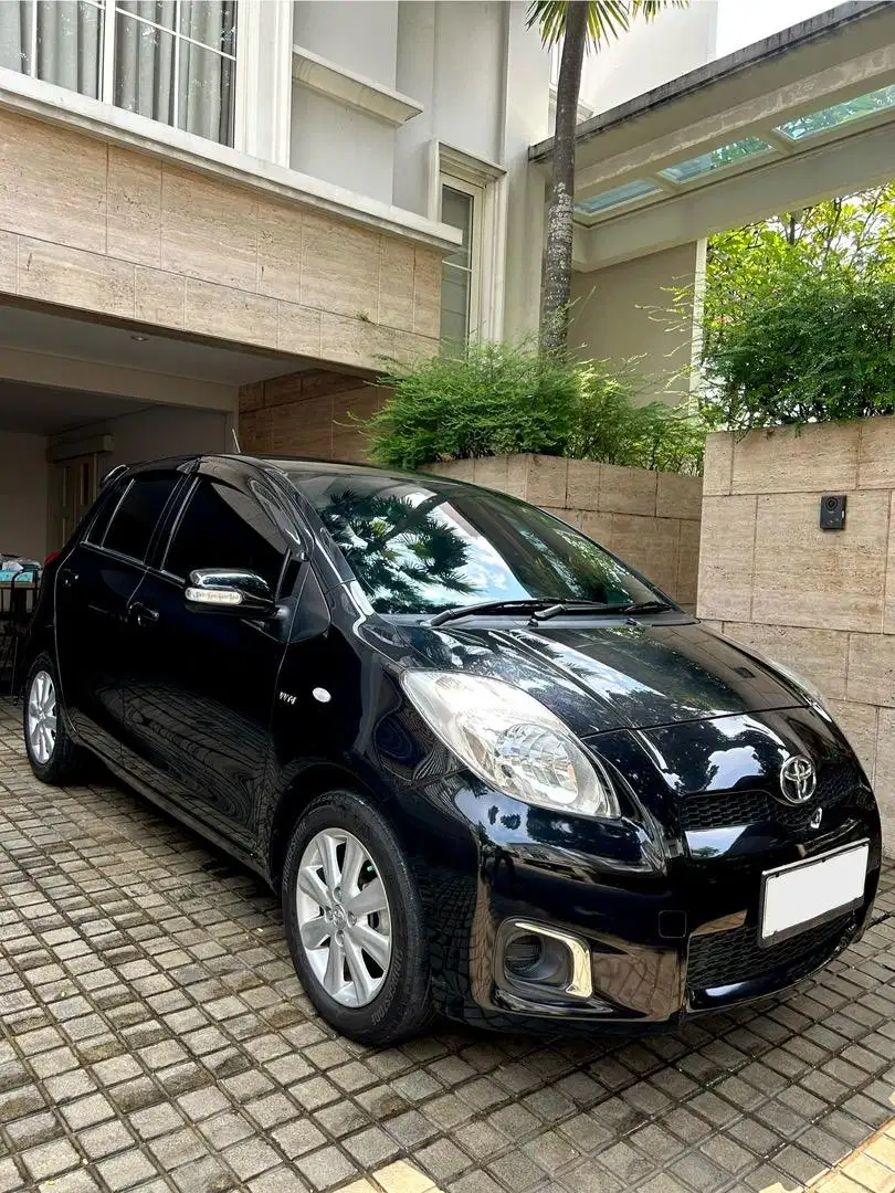 Toyota Yaris J Automatic 2012