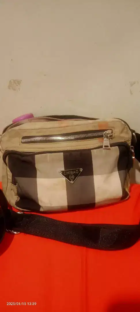 Tas kecil selempang