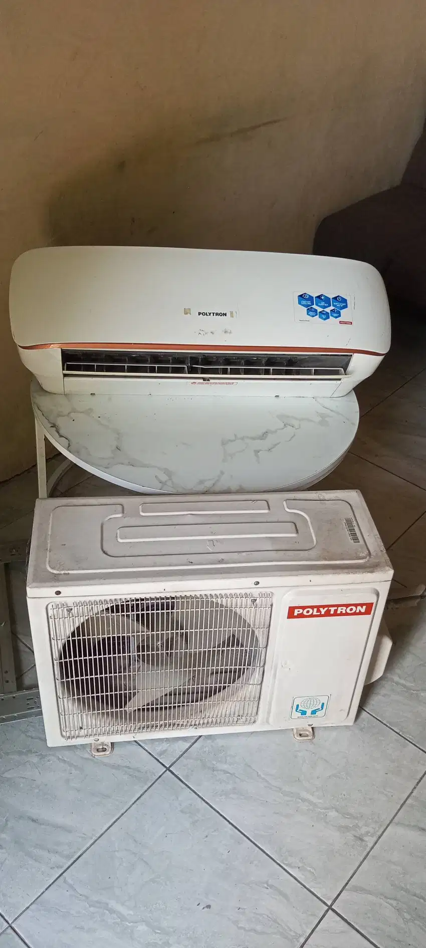 Dijual AC Polytron 1 Ok kapasitas listrik 400 w