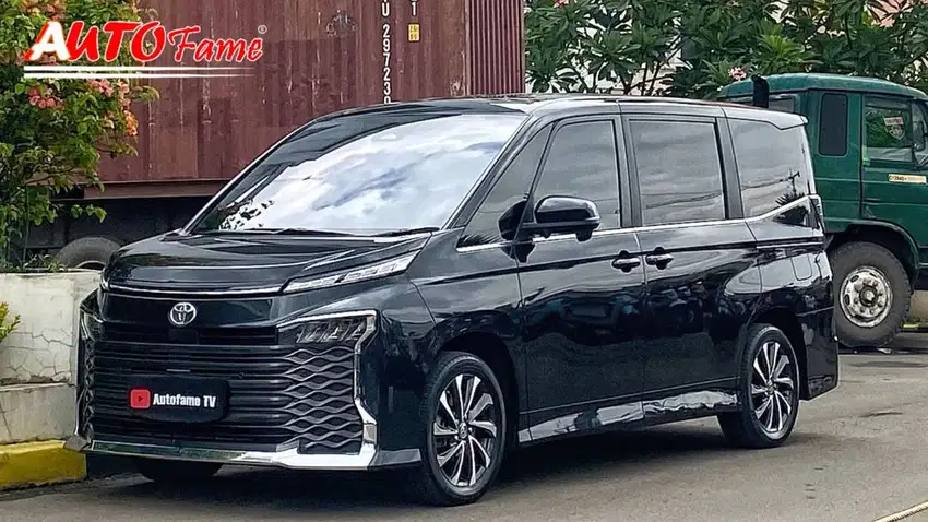 Toyota All New Voxy TSS Pemakaian 2024 Black On Black Full Original Li