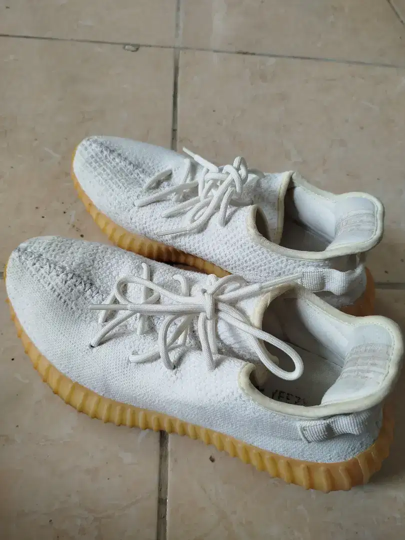 Sepatu Adidas Yeezy Boost asli ukuran 44