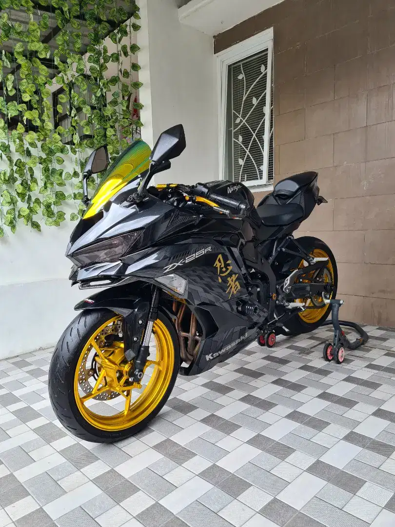 Kawasaki ZX25R Non ABS