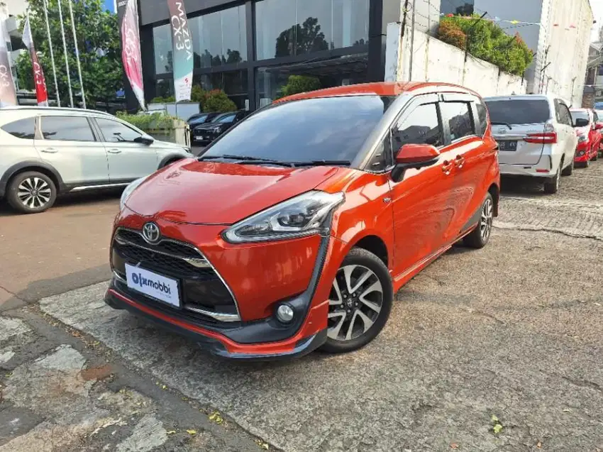 [OLXmobbi] Toyota Sienta 1.5 Q Bensin-AT 2017 Orange