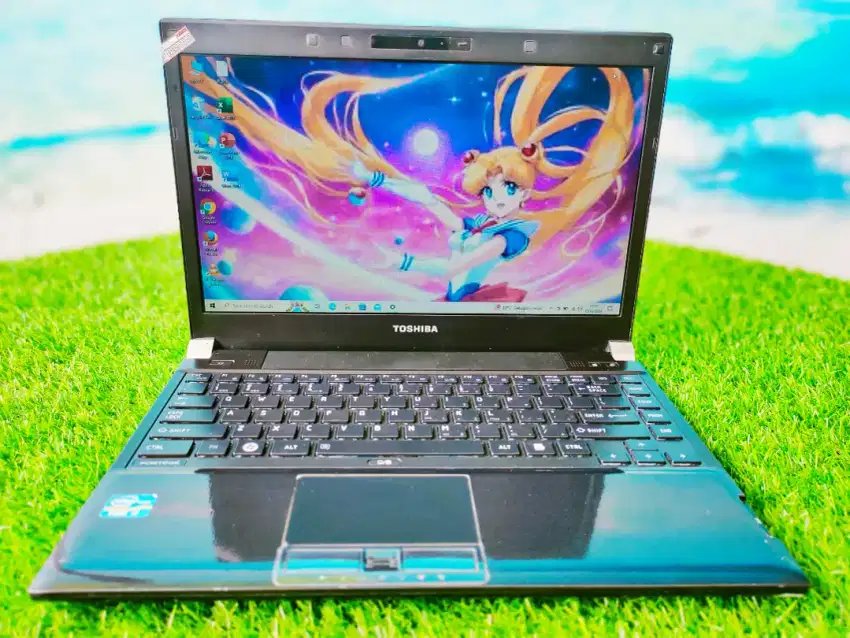 LAPTOP TOSHIBA PR830 i7 8GB SSD 200GB DESIGN GAME EDITING RINGAN JOS