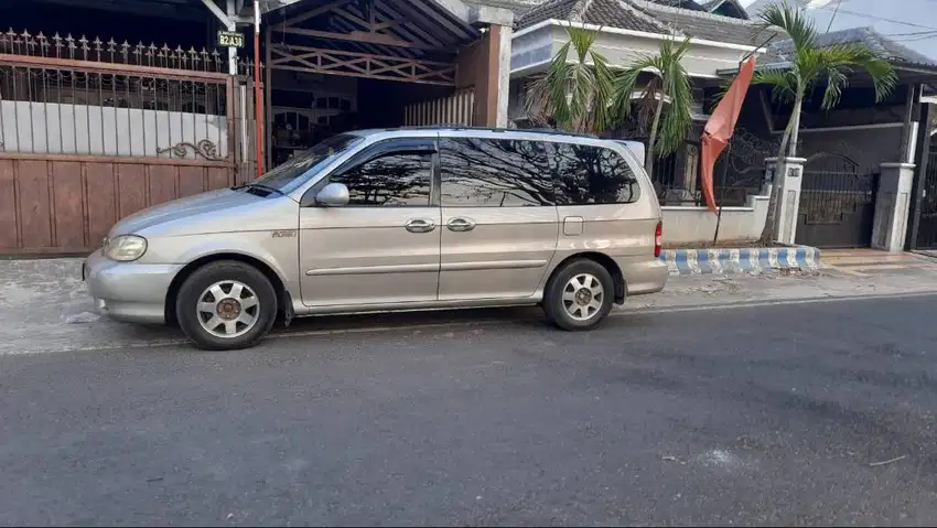 Dijual Kia Carnivala Mulus