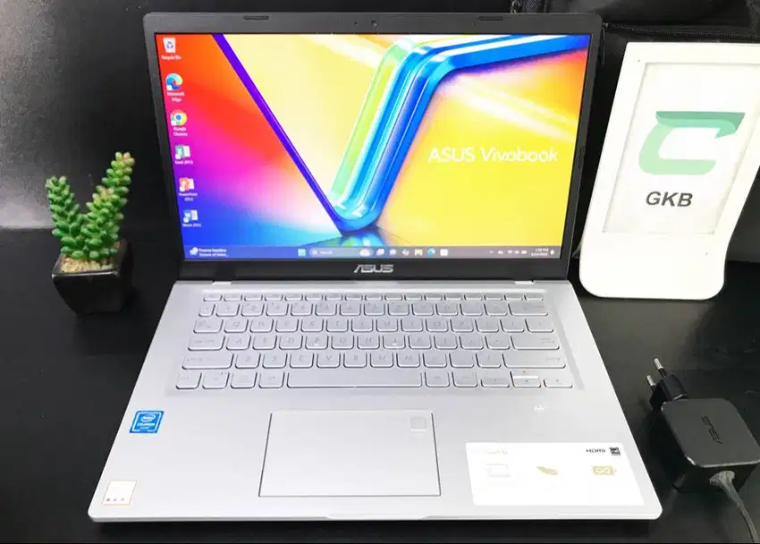 Laptop Asus VivoBook A416M Ram 8gb ngebut pakai Ssd Bodi terawar Layar