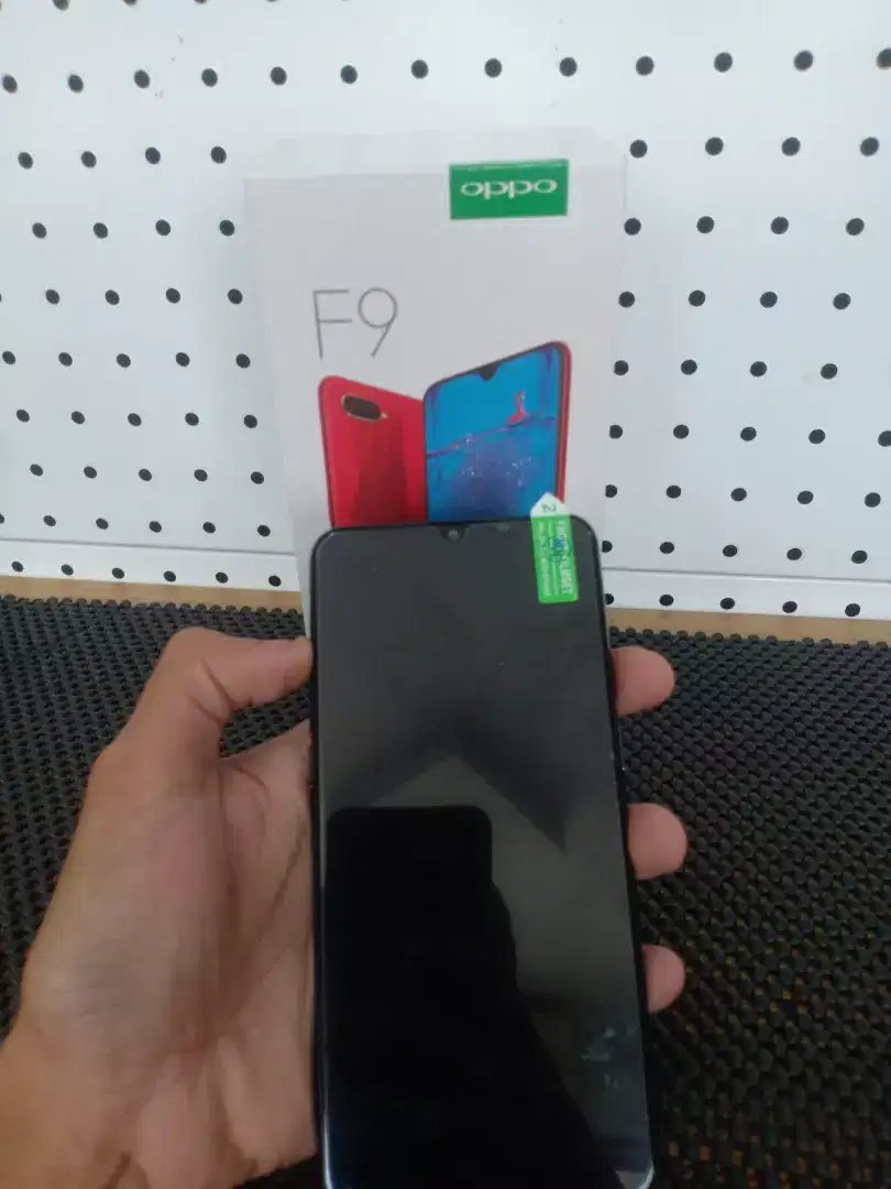 Oppo F9 6/128 garansi