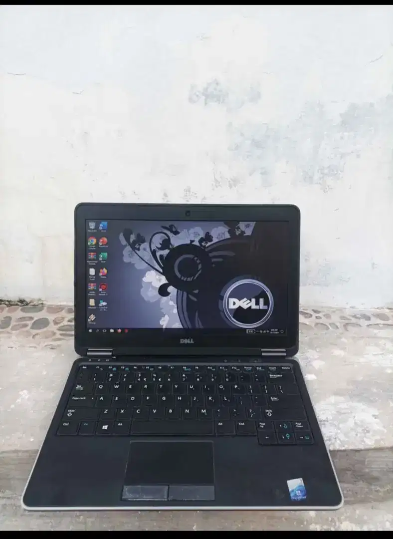 Laptop Dell Latittude E7240 -CORE I5 GEN4 ,-SSD 128GB -8GB - Desaign