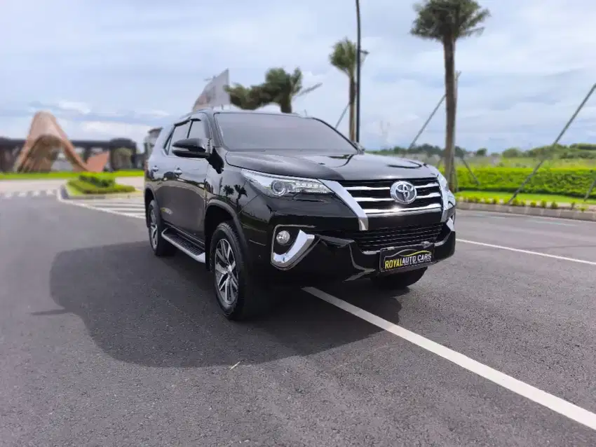 Toyota Fortuner VRZ 2.4 AT 2017 FIRST HAND, TAX ON, GOOD CONDITIONS