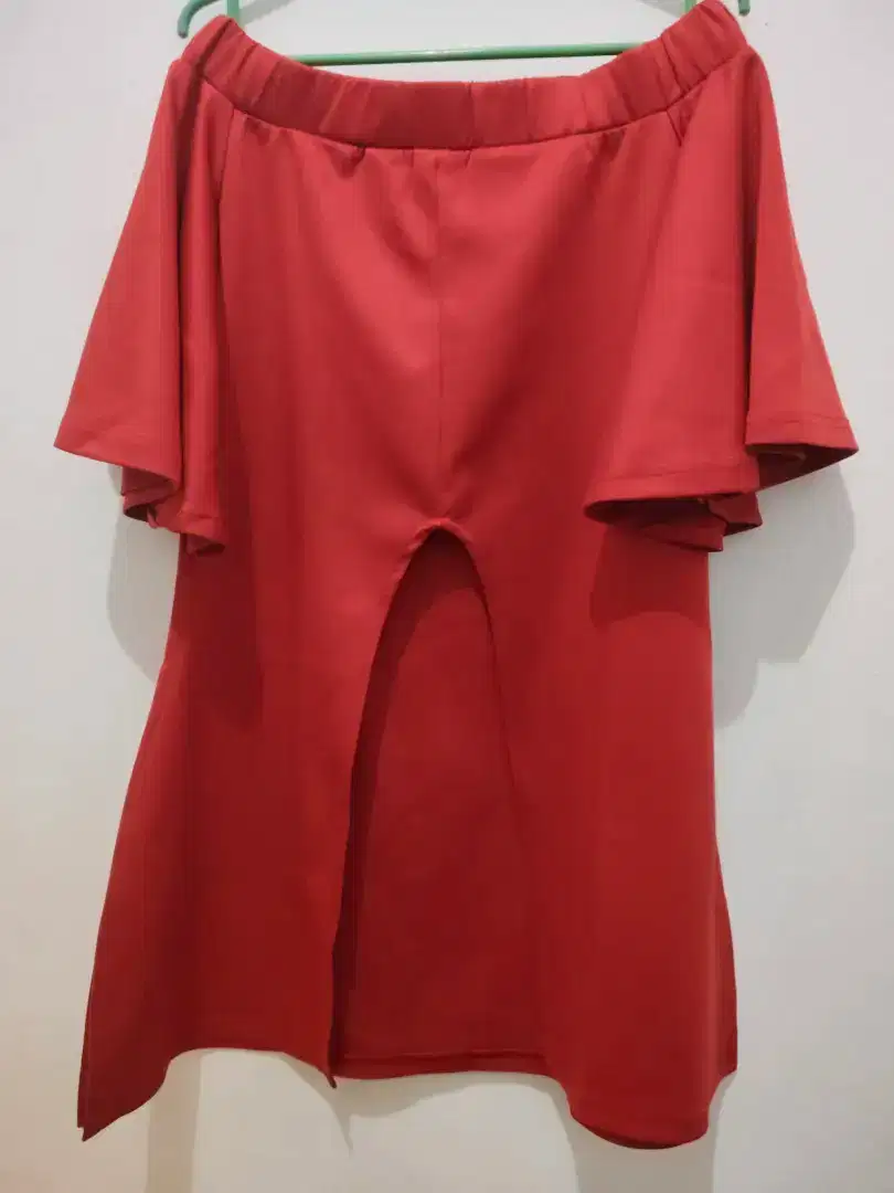 Atasan merah preloved