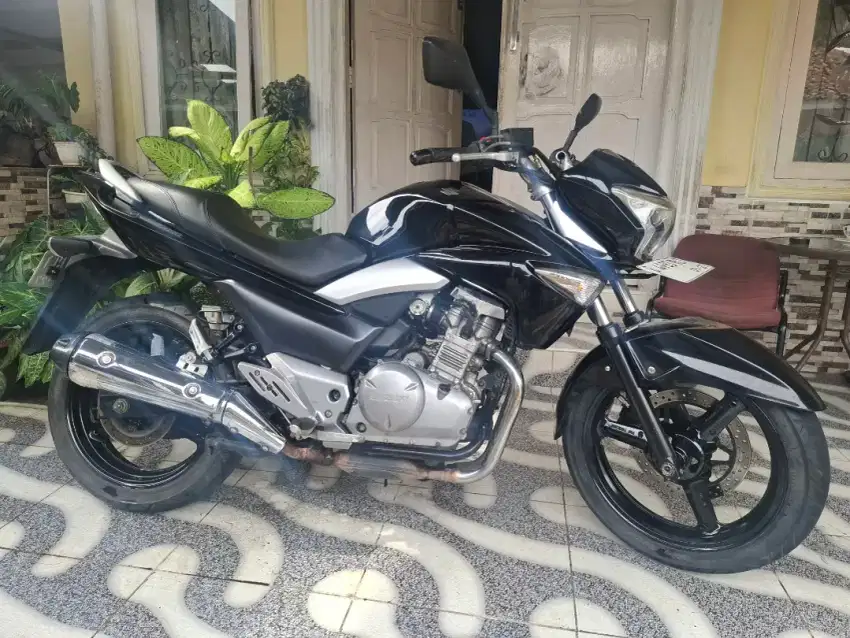 Suzuki Inazuma 250cc muluss