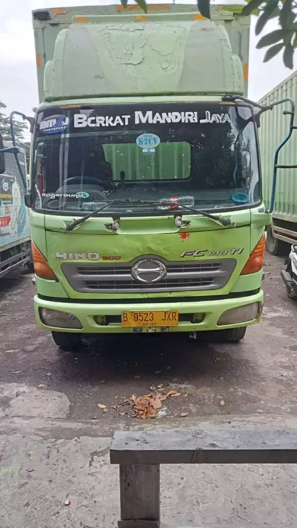 Truk Hino FC190TI 2016 box long 7,5m bagus siap kerja luar kota