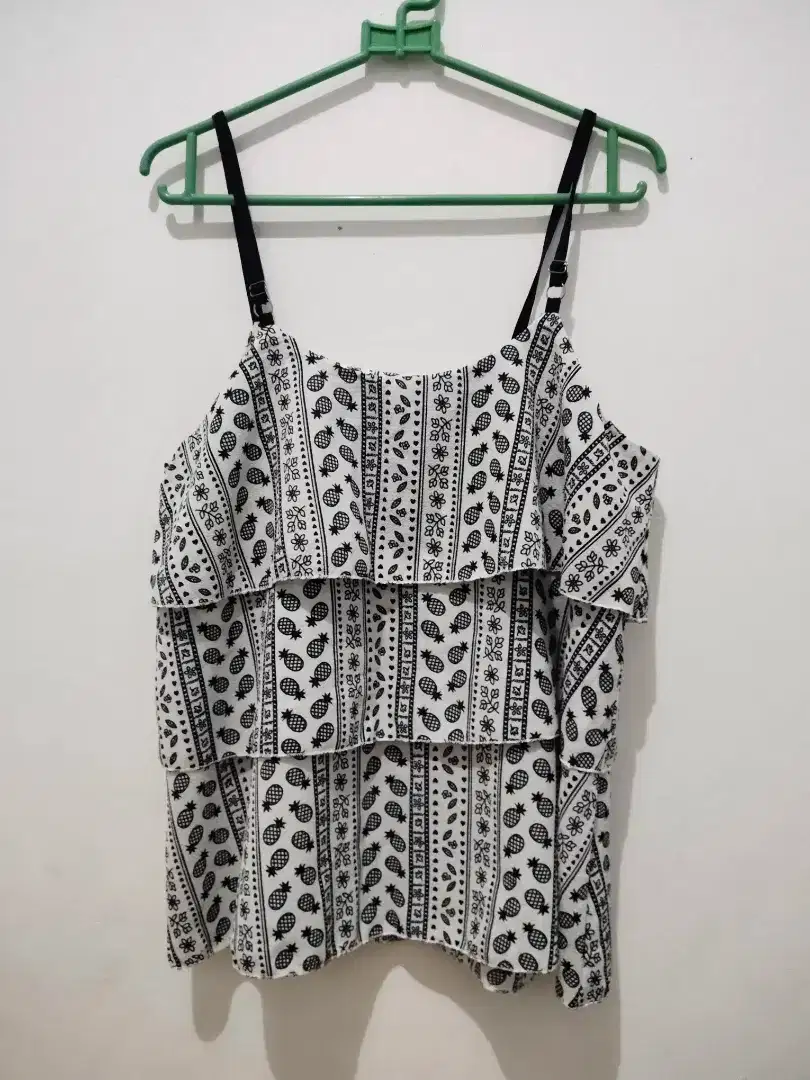 Atasan tank top preloved