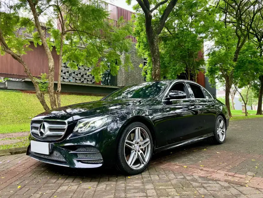 Mercedes E300 W213 
AMG Full Option 2017