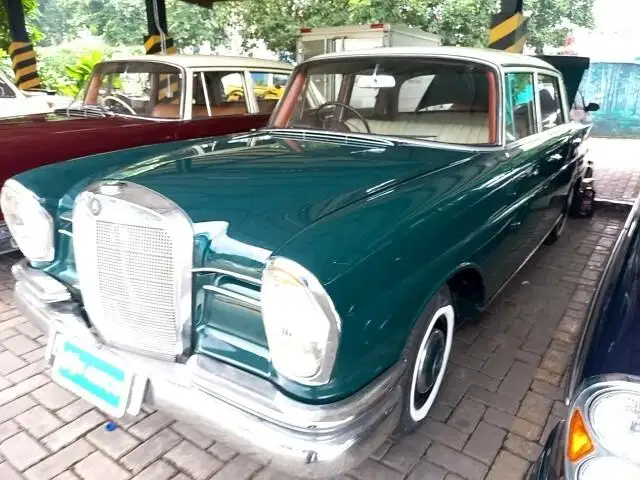 [OLX Mobbi] Mercedes-Benz 220S Hitam 2.2 Bensin-MT 1964 47L