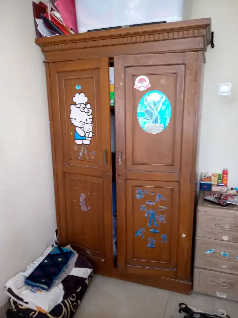 Dijual lemari kayu 2 pintu