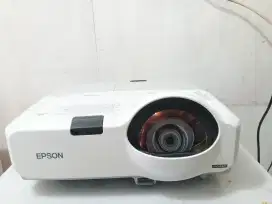 Proyektor Epson eb 435w HDMI