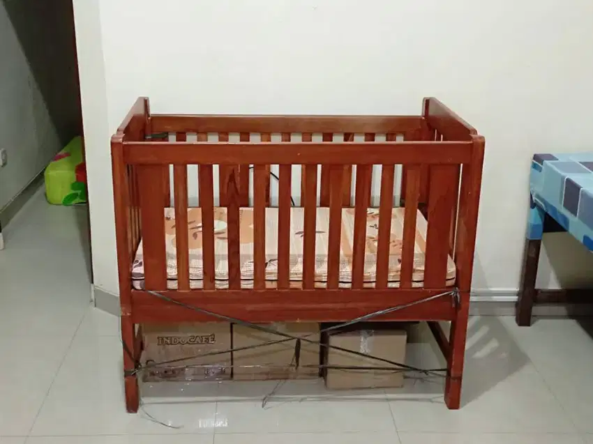 Box Bayi Seken Kayu Kondisi Baik