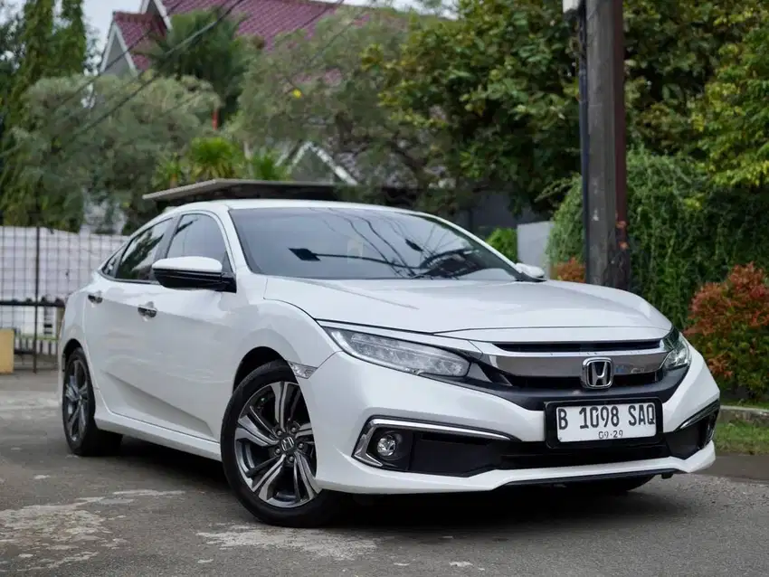 HONDA CIVIC 1.5 ES TURBO AT 2019 PUTIH KM 59rb