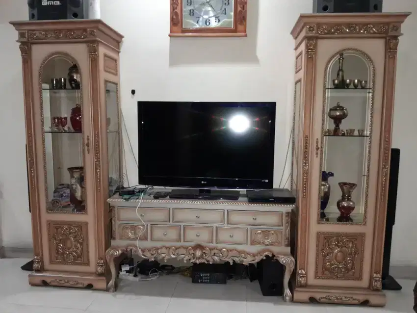 Jual beli lemari hias tv