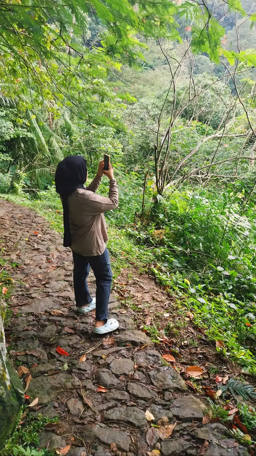 Barang x ada yang lagi nyari karyawan,atau art, yang bisa pp...