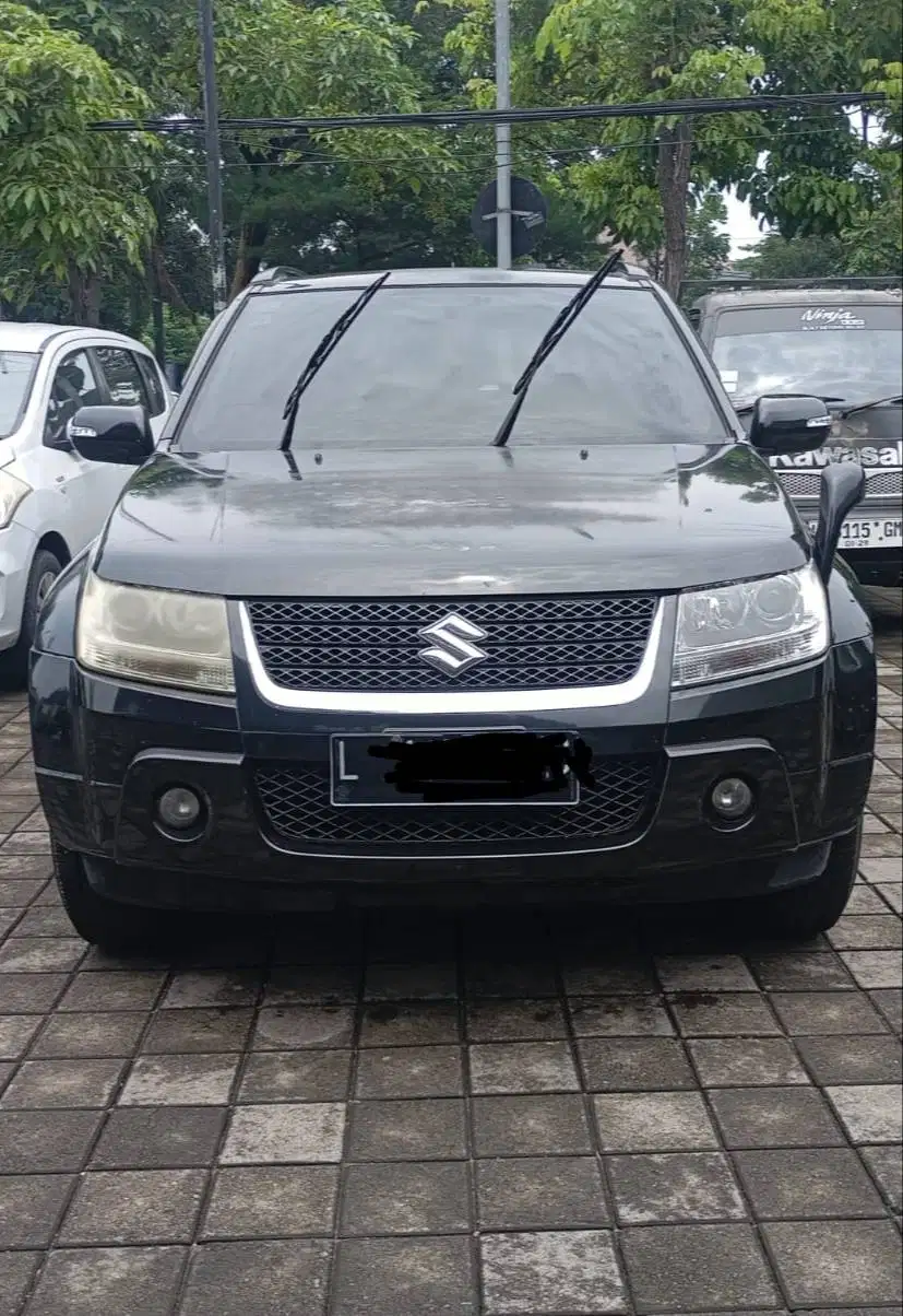 Suzuki Grand Vitara 2.0 AT Matic 2010 Hitam