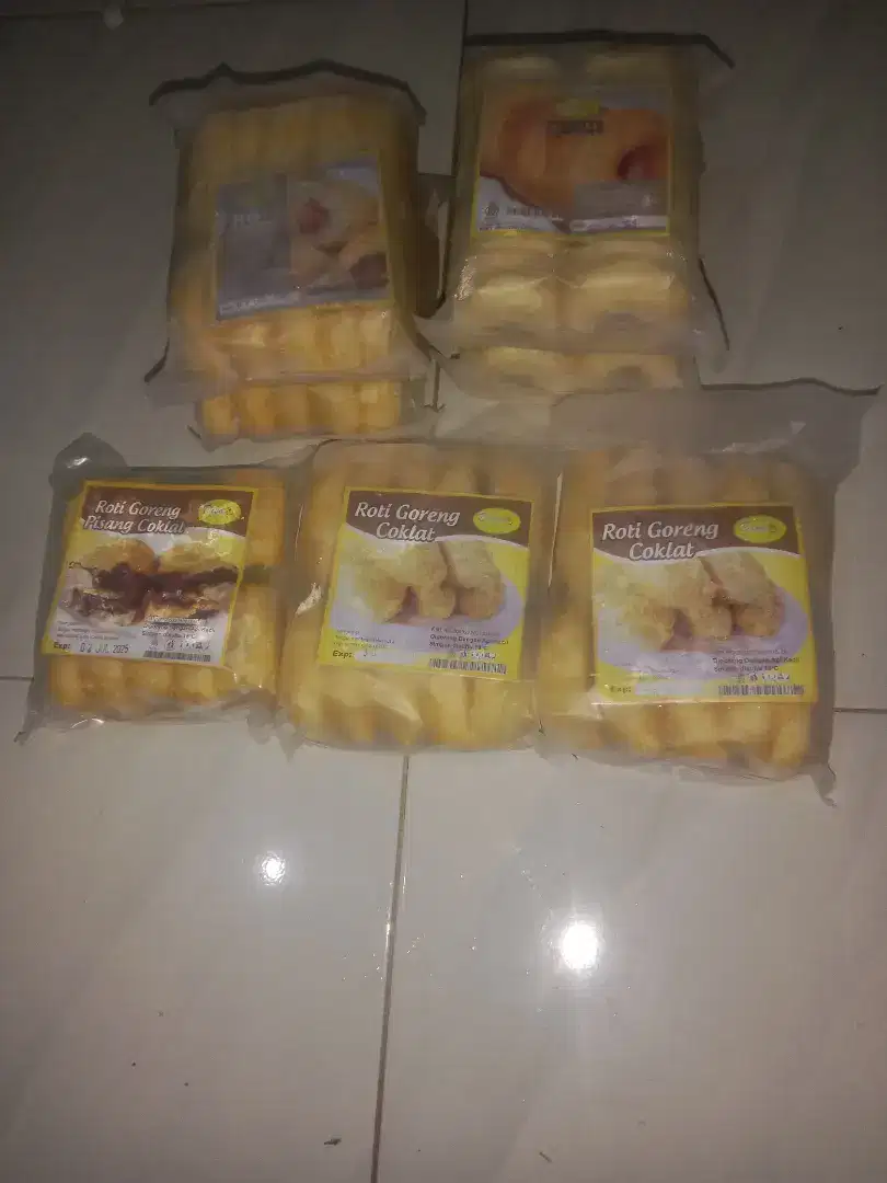 COD Roti enak ayam sayur, Pisang coklat, Sosis, Coklat lumer, Donat