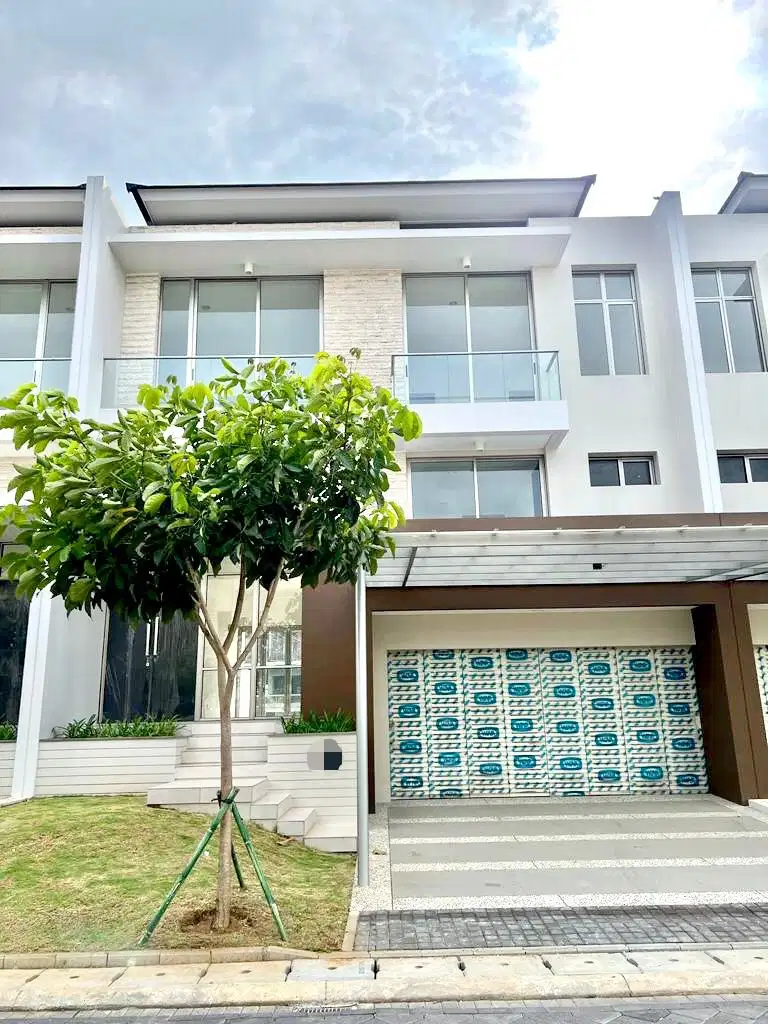 Sewa Rumah PIK 2 Cluster Riverside Uk 10x25 View Danau Jarang Ada !