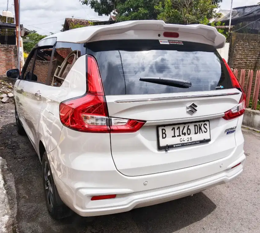 ISTIMEWA bau toko km 7rb ertiga hybrid 2023