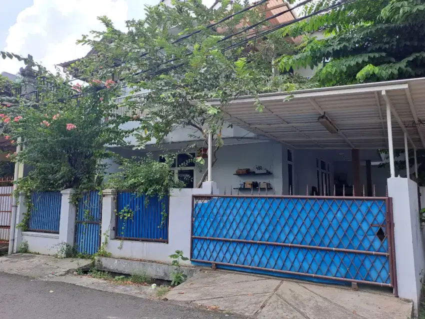 RUMAH MEGAH DI TAMAN BUARAN INDAH