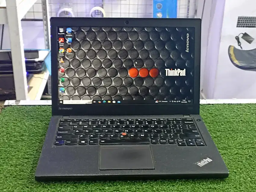 JUAL CEPAT LENOVO THINKPAD X240 CORE i5 RAM 4 GB HARDDISK 500 GB