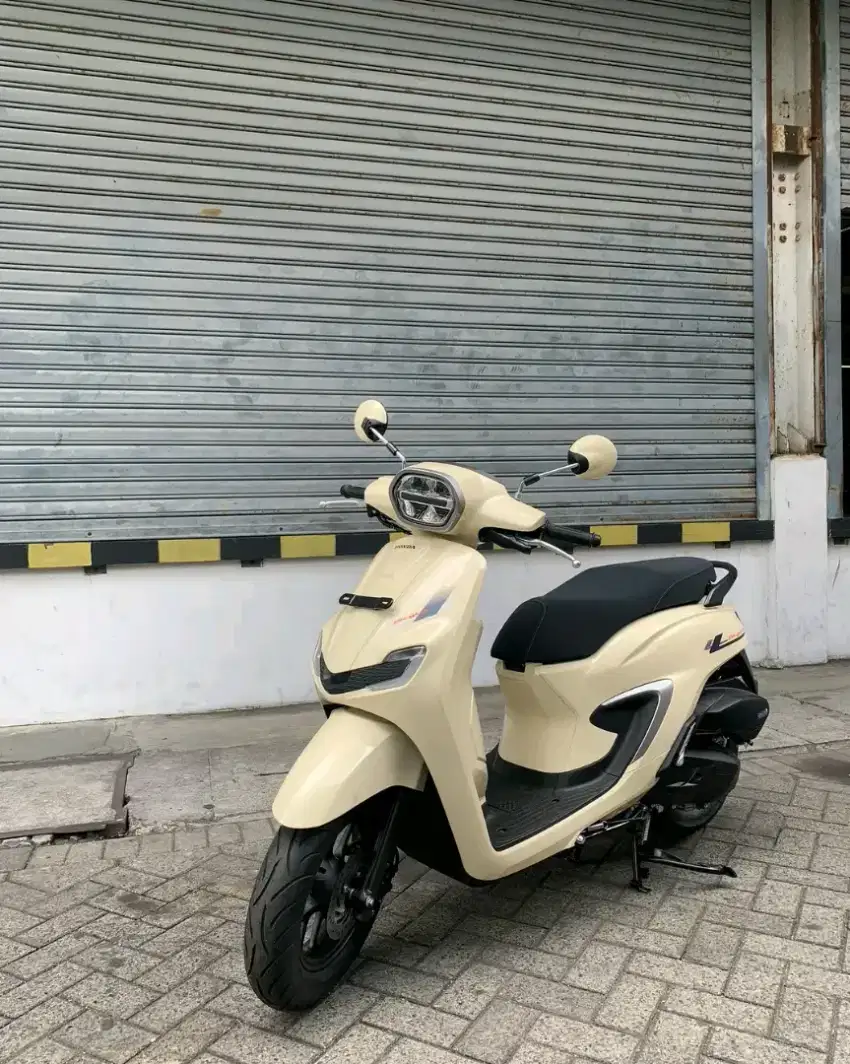 HONDA STYLO 160 CBS KREM