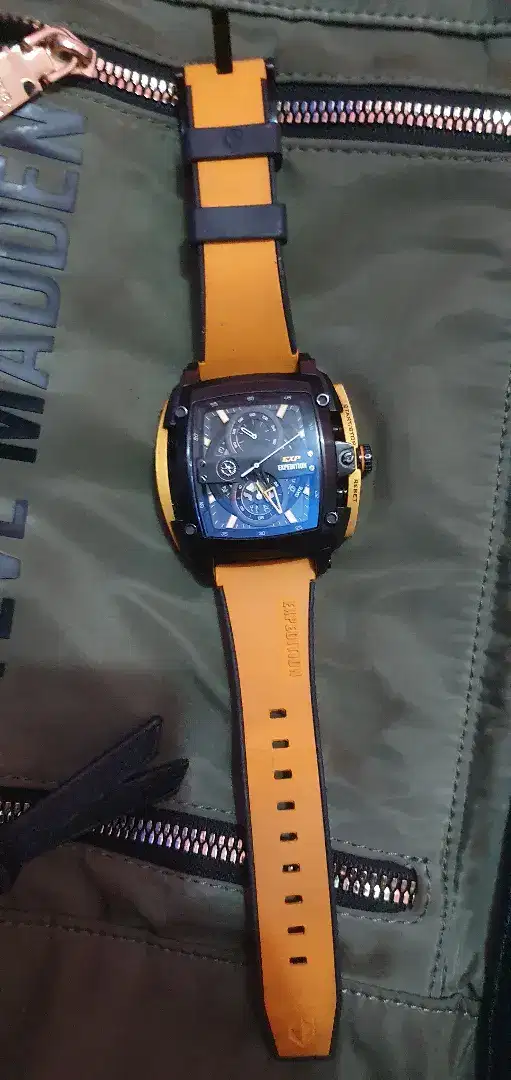 Jam tangan expedition E800