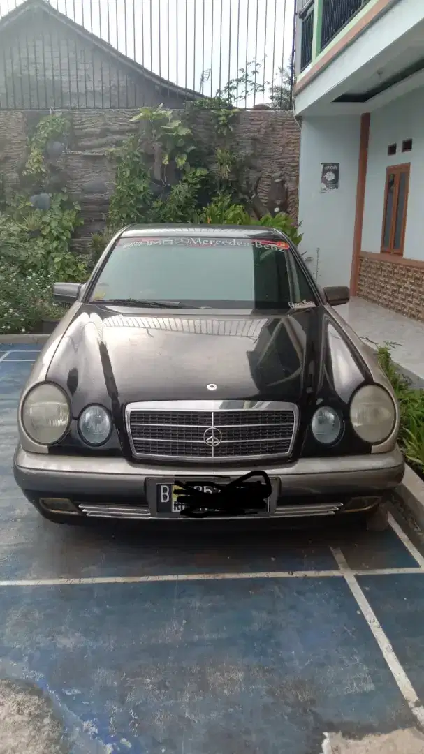 Mercedez Benz e-class 230