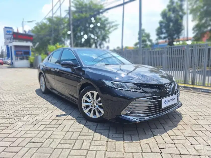 [OLX Mobbi] Toyota Camry Hitam 2.5 V Bensin-AT 2019 UAH