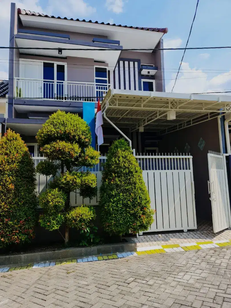 RUMAH CANTIK 2 LANTAI MINIMALIS LOKASI PANDANWANGI SULFAT