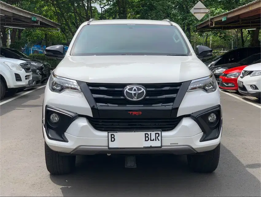 TOYOTA FORTUNER VRZ TRD AT PUTIH 2019