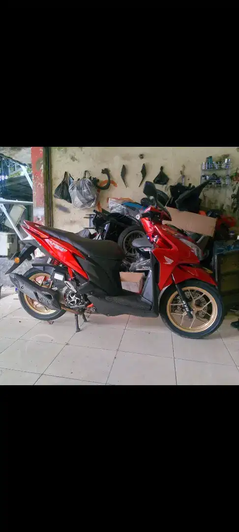 Dijual Vario 125 KZR ISS 2014 NIK 2015 sudah modif tipsi-tipsi