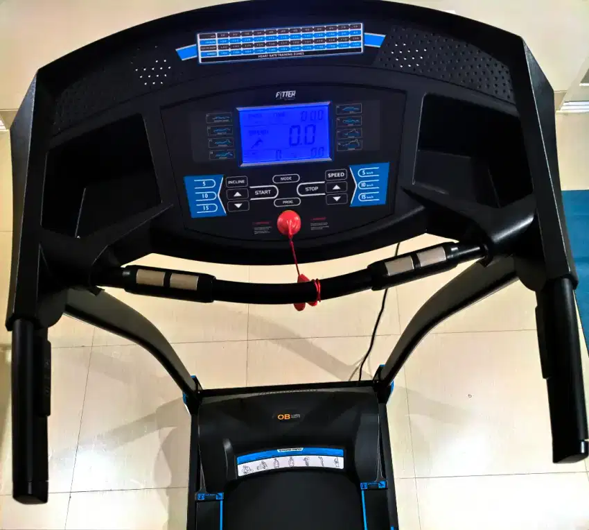 Treadmill with training set