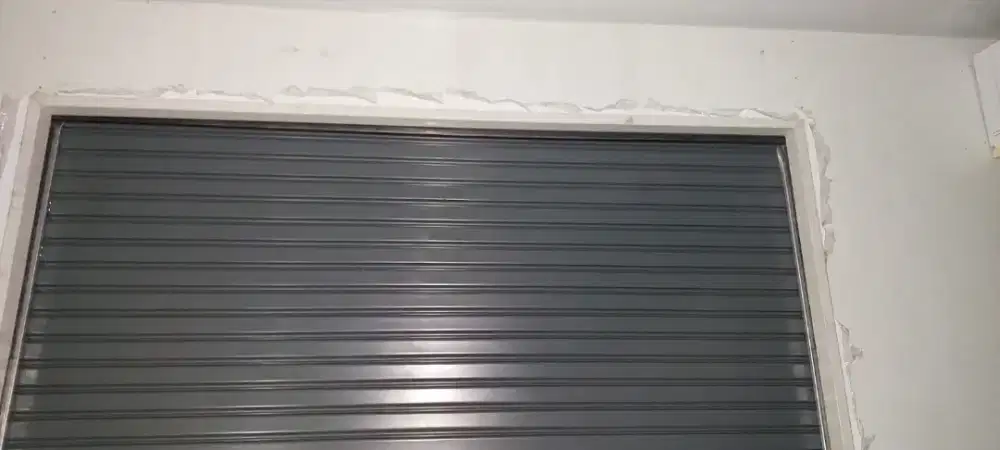 Spesialis pasangan rolling door