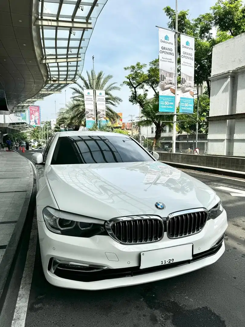 (KM 20.000) BMW 520i 2018 Bensin