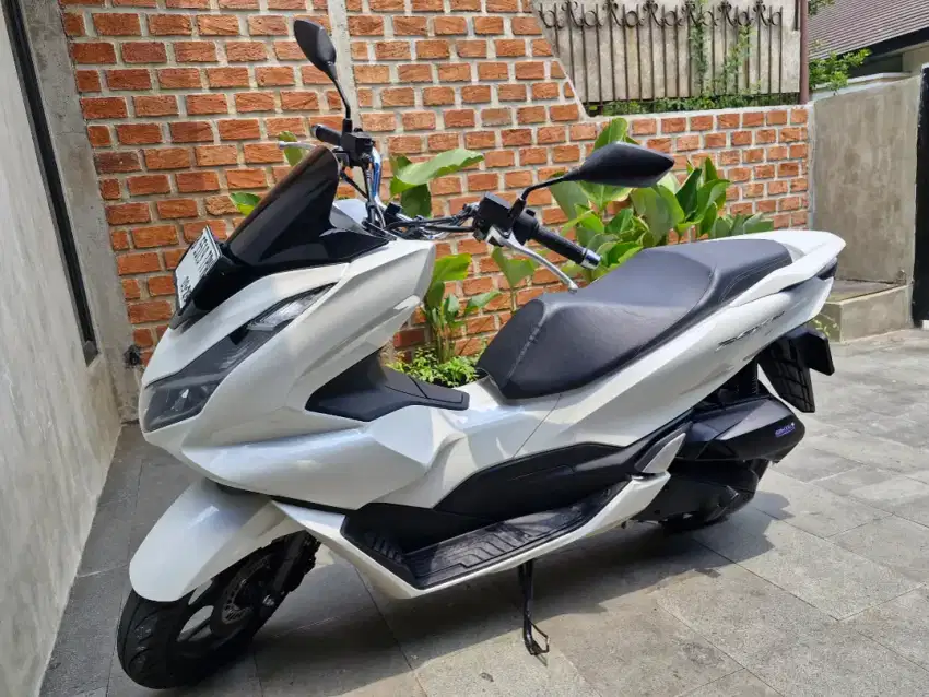 Honda PCX 160cc CBS Tahun 2023