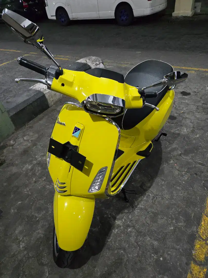 Jual Motor vespa kuning 150 i get