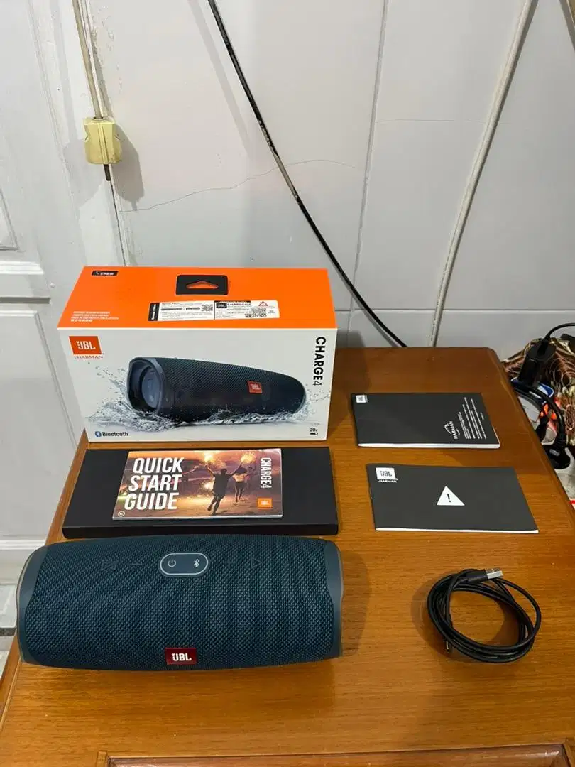 JBL Charge 4 Fullset original