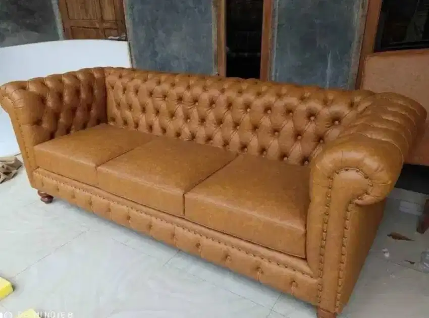 Servis sofa chesterfild 3 seat ganti kulit sofa